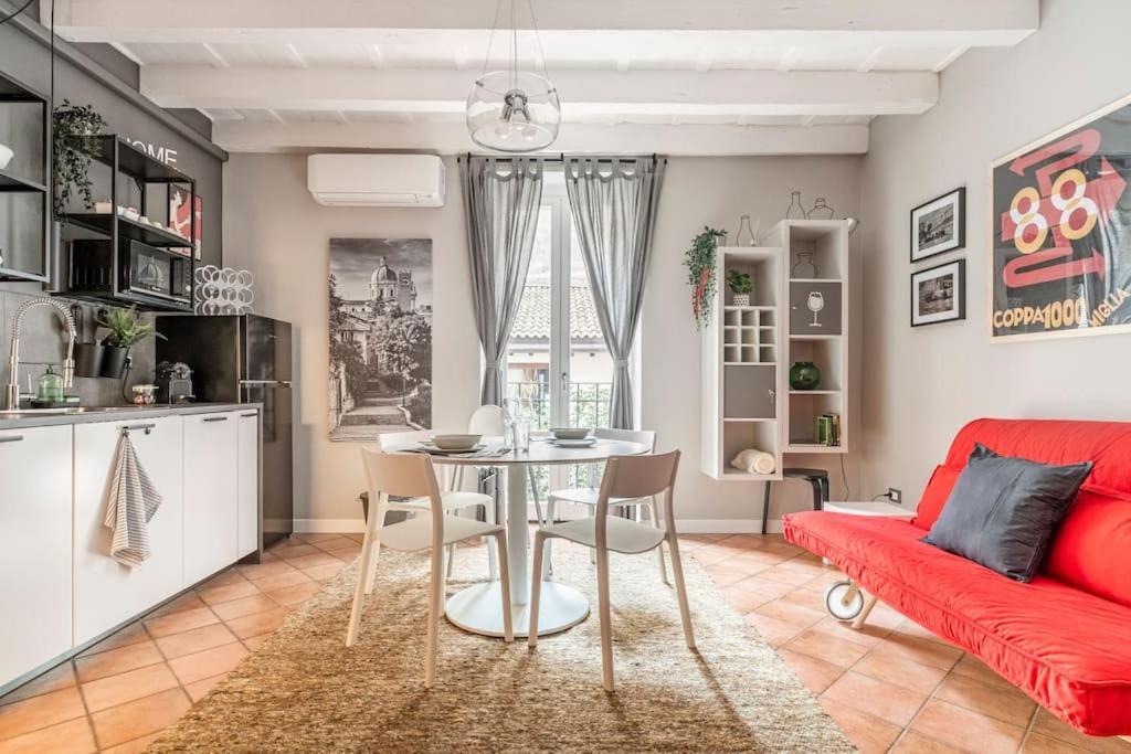 L'Atelier Del Centro: Tra Design, Storia E Fascino Brescia Exterior foto