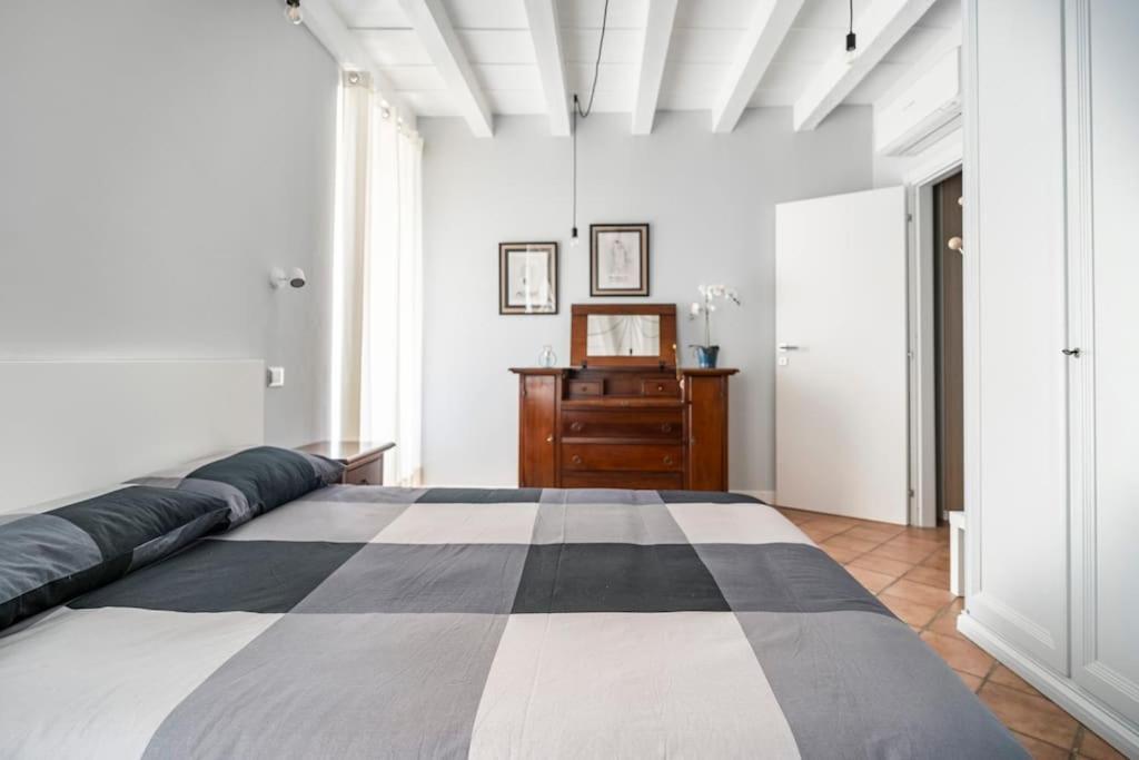 L'Atelier Del Centro: Tra Design, Storia E Fascino Brescia Exterior foto
